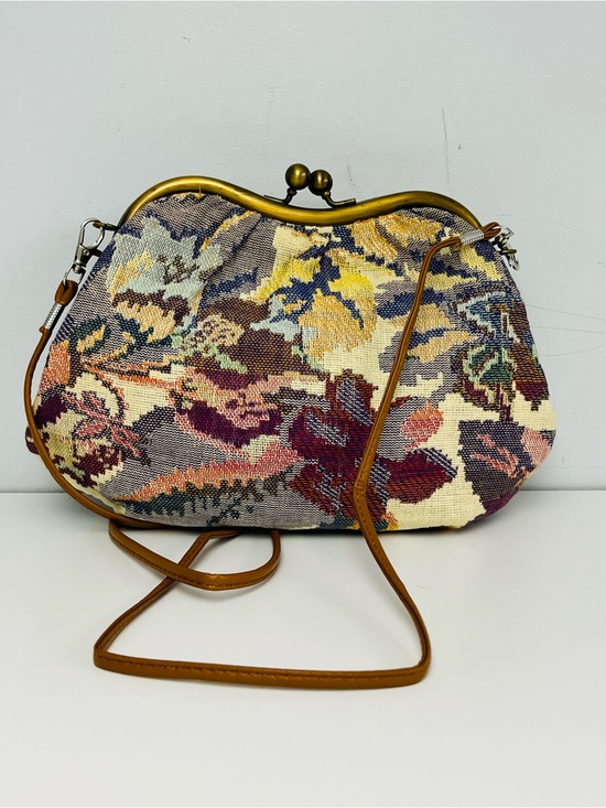 Vintage Handbags - Vintage Kisslock Tapestry Crossbody Bag